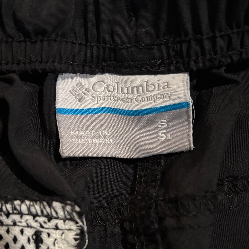 Columbia Women's Black Athletic Shorts - Picture 2 of 8